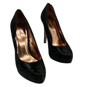 BCBGeneration Black BG-Parade Platform Embossed Snakeskin Heels Size 8 Women's